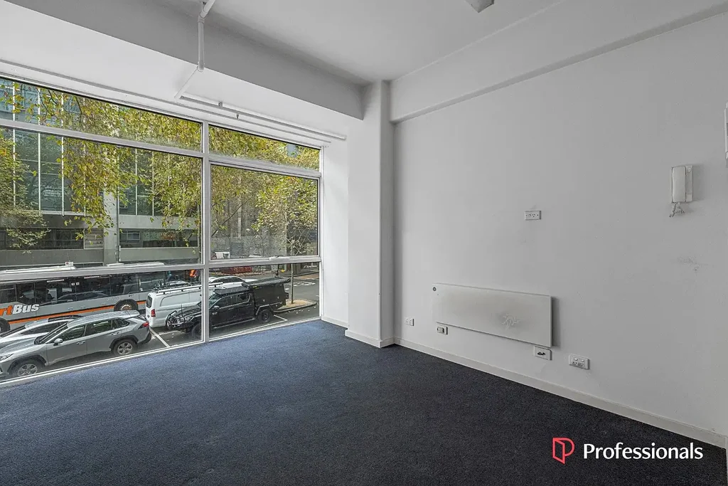 Move in right now! Low maintenance home in heart of CBD
