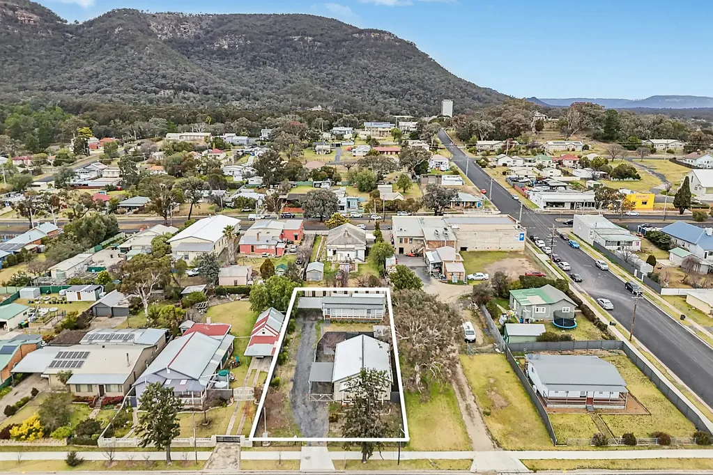 Kandos 5 Bedroom Attention Investors or Large Families – Two Homes, One Incredible Opportunity!