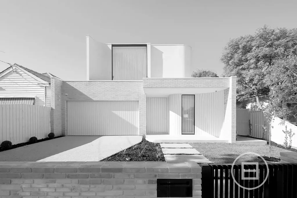 Pascoe Vale South 4房 意向书截止日期：9月1日星期二下午5点 Expressions of Interest closing Tuesday 1st September at 5pm