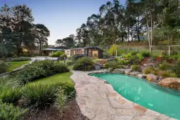 150 Haleys Gully Road, Hurstbridge