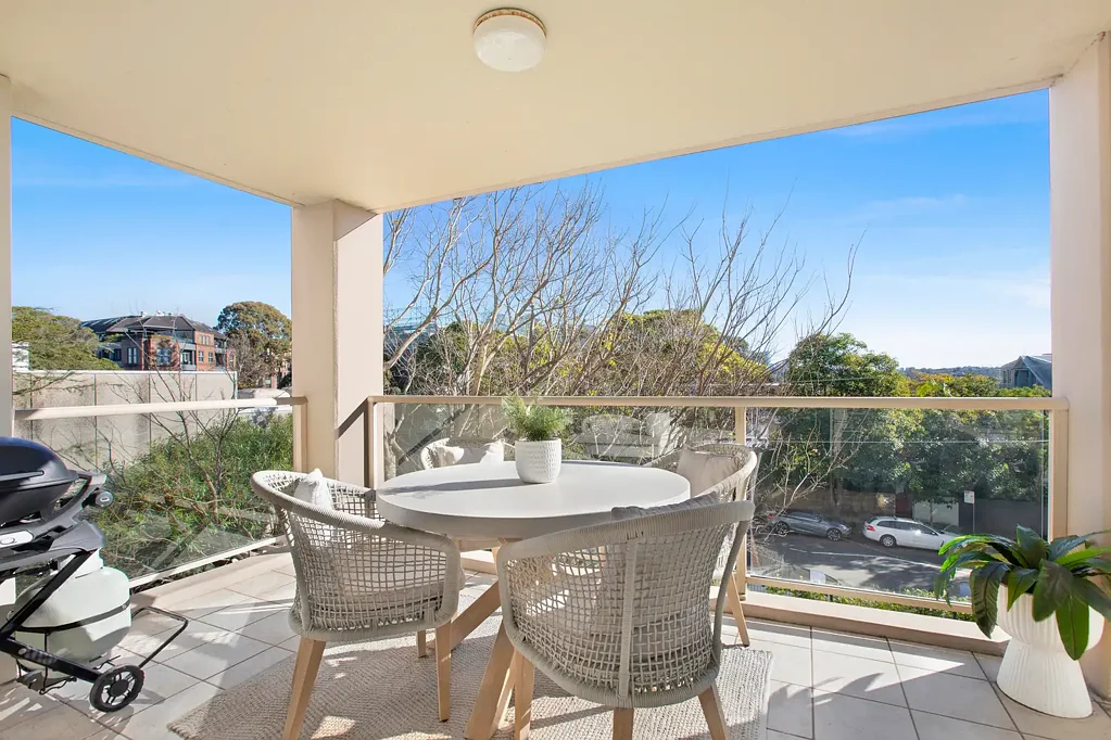 Mosman 1 Bedroom Superbly Convenient Location – Luxurious Living in 'Braebrook'