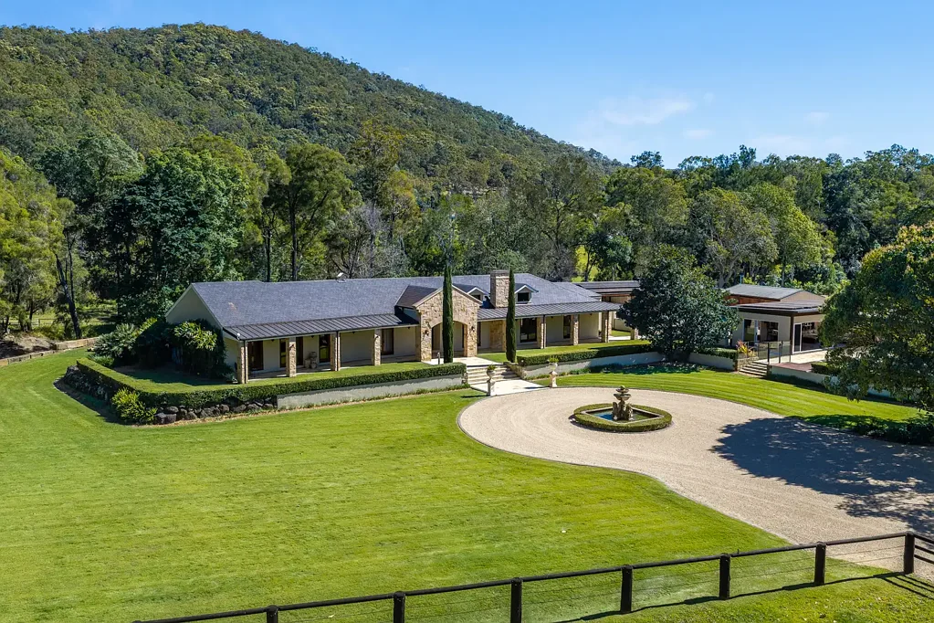 Wongawallan 5房  World-Class Equestrian Estate, Timeless European Elegance.