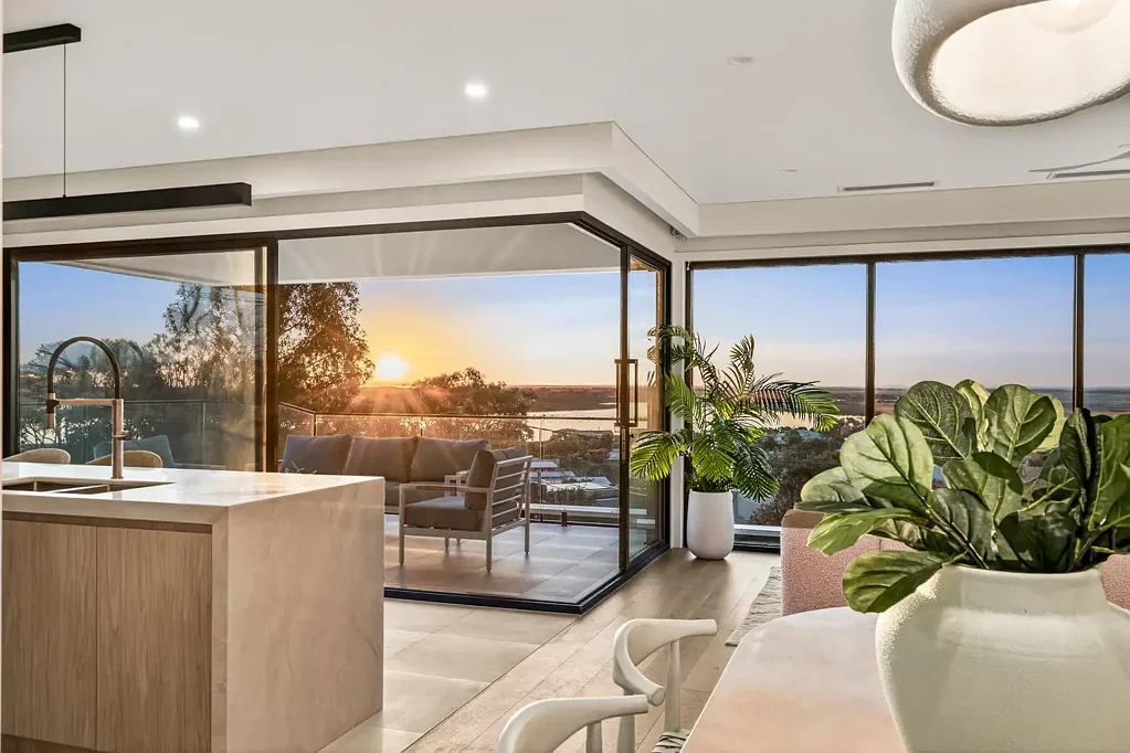 Ocean Grove 3ਬੈੱਡਰੂਮ River, Bluff & Sunset Views Forever