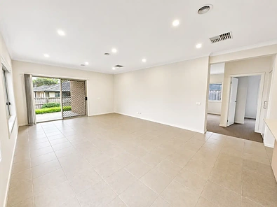 212 Haze Drive, Point Cook, VIC 3030, 4 rūma, 2 rūma horoi, House