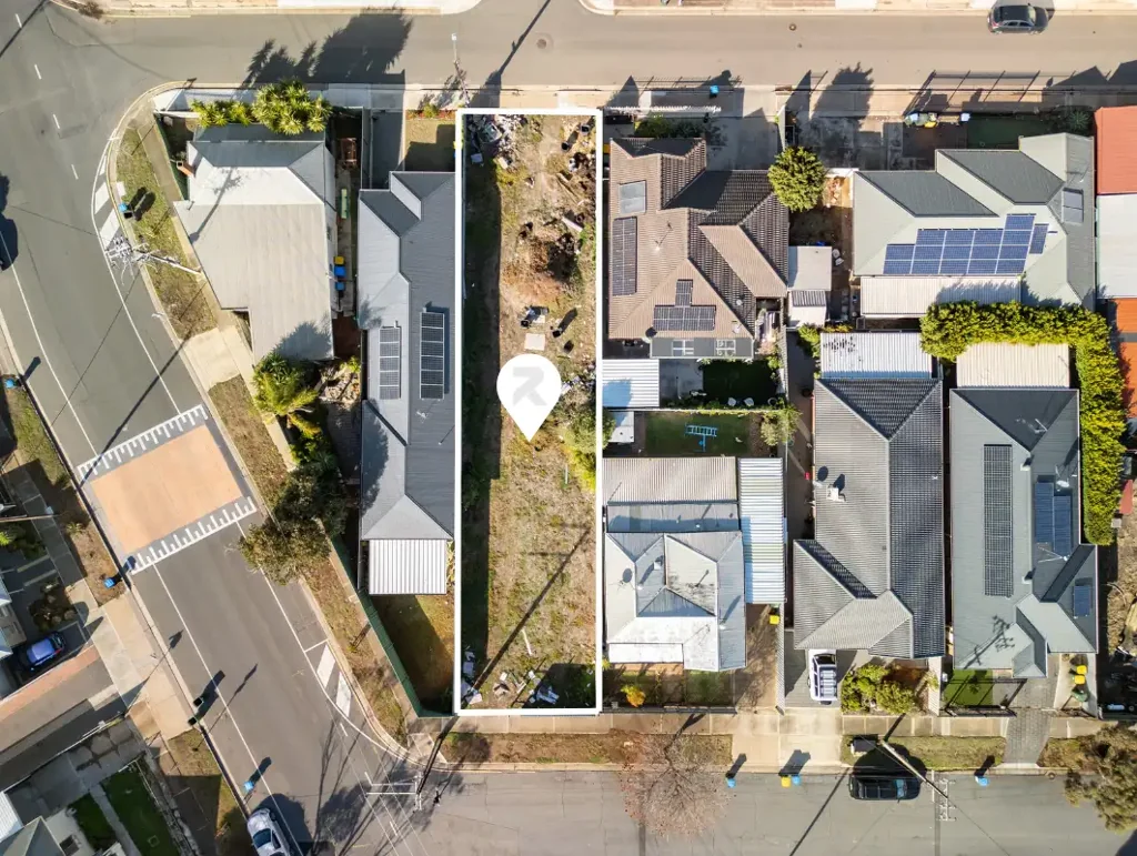 Rosewater  A Gem in Rosewater: Your Blank Canvas with Dual Frontage Awaits