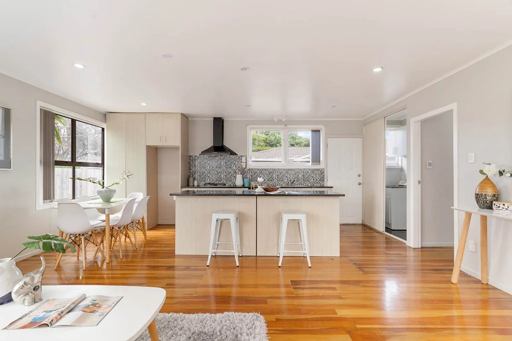 Blockhouse Bay 3Habitaciones Sunny, Single-Level & Superbly Located