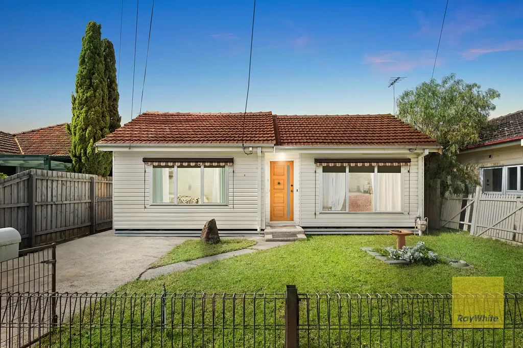 Laverton 3 Bedroom Prime Laverton Living with Rare Front & Rear Access