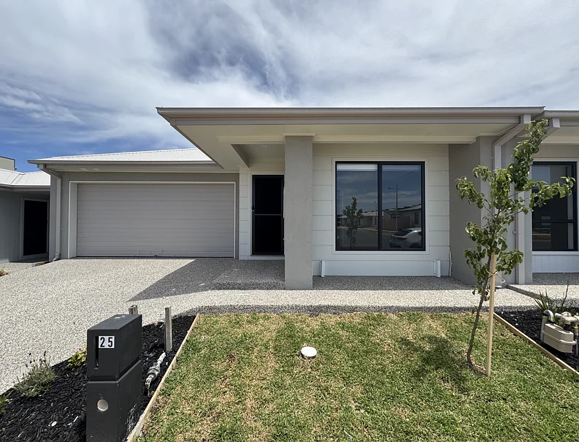 25 Selhurst Grove, Wyndham Vale, South West Melbourne, 4 कमरे, 2 बाथरूम, House
