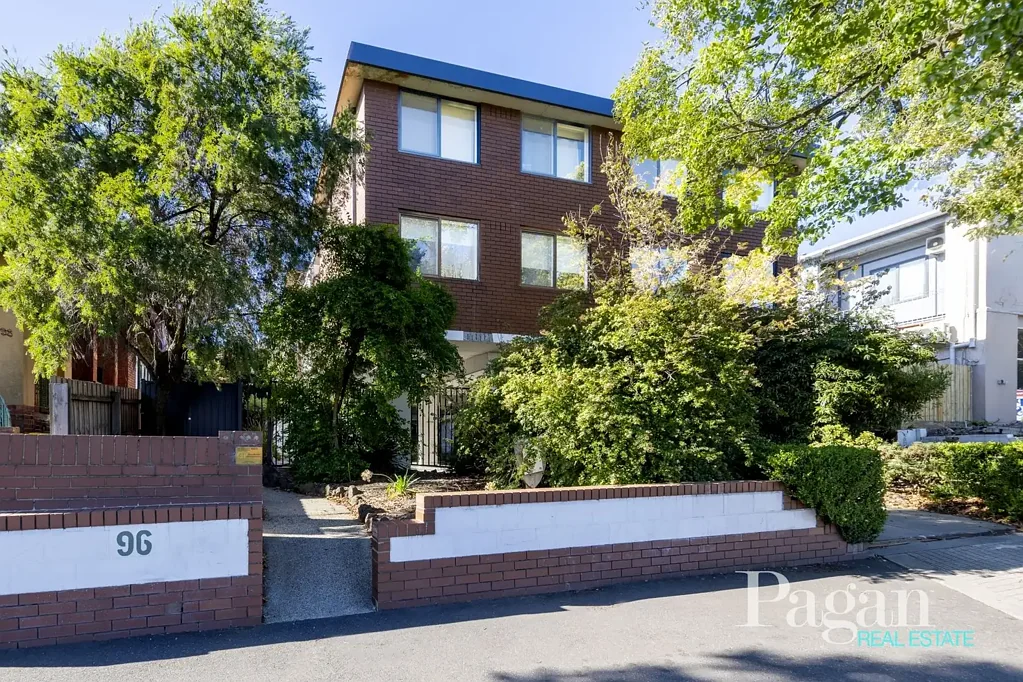Parkville 2 Bedroom FULLY RENOVATED RETRO STYLE APARTMENT