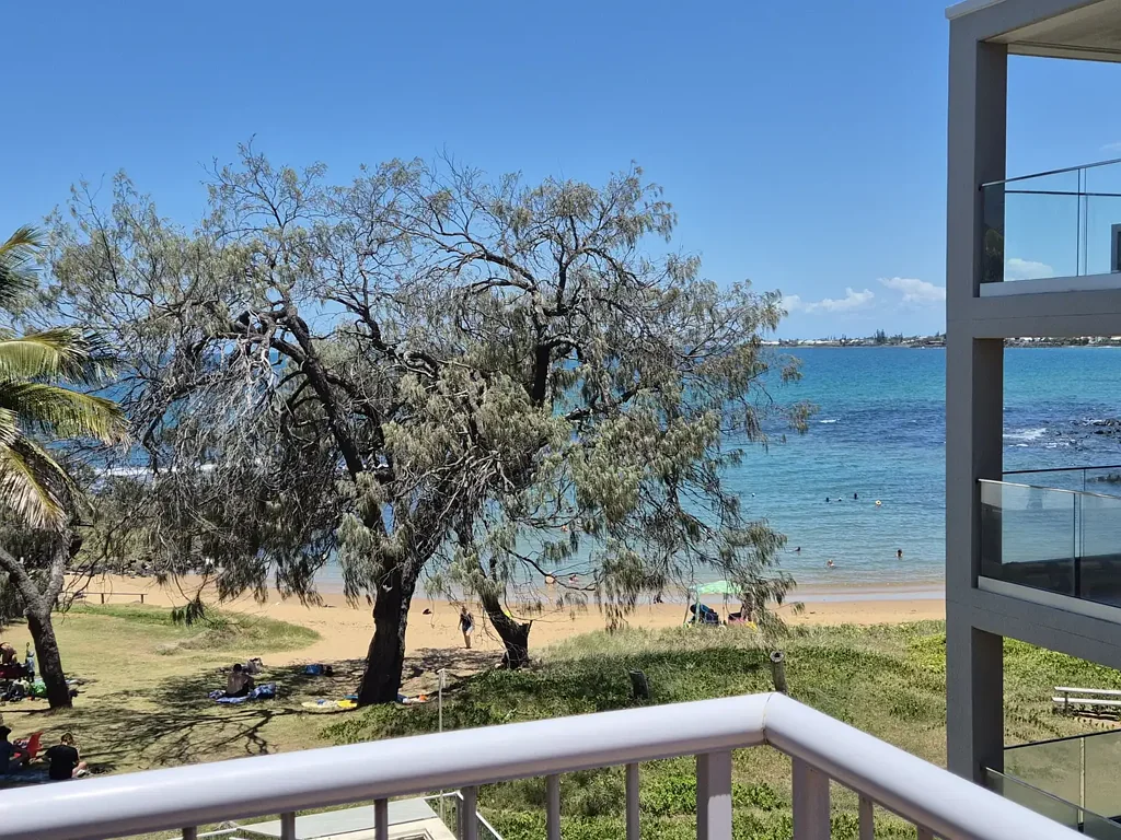 Bargara 2房  Absolute Beachfront Living with Ocean Views, Unique Opportunity