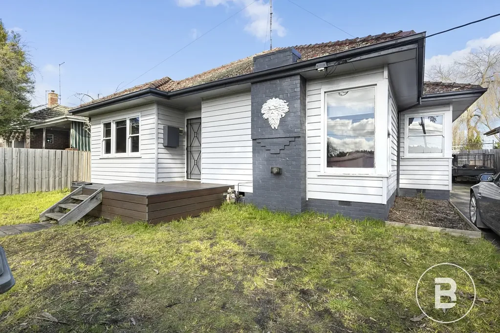Ballarat East 3 Bedroom CHARMING BALLARAT EAST GEM WITH FLEXIBLE FLOOR PLAN.