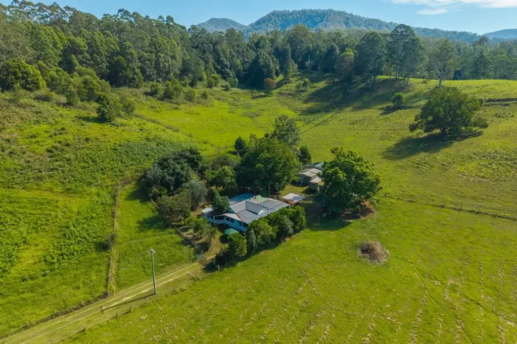 Missabotti 4BR HOME, LARGE SHED, 100 ACRES
