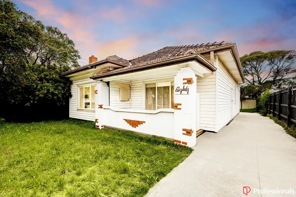 West Footscray 4房 全新内部空间 Miele电器 宽敞卧室 开放式起居区 优越位置 便捷amenities Elegant & Spaciously Renovated 4-Bedroom Home in West Footscray