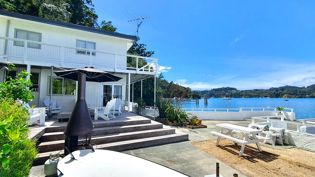 Kawau Island 3 Slaapkamer Island Perfection | Wharf, Mooring & 1.48ha of Native Bush