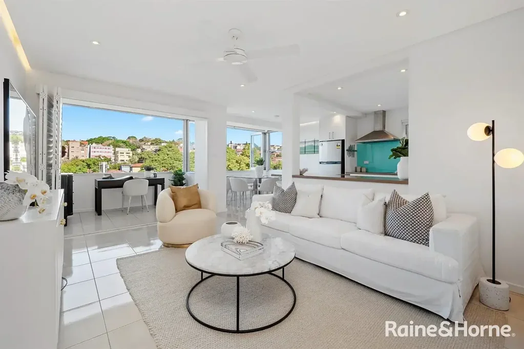Spacious & Stylish Apartment in the Heart of Coogee