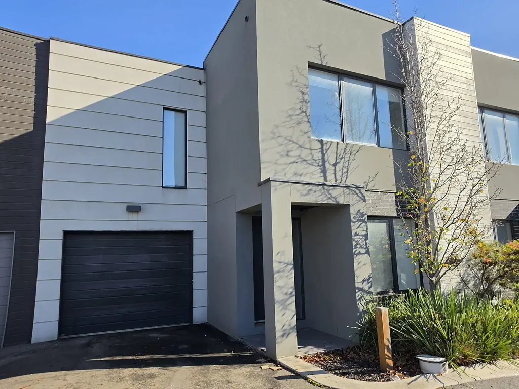 Stylish 3-Bedroom Living in a Prime Point Cook Location