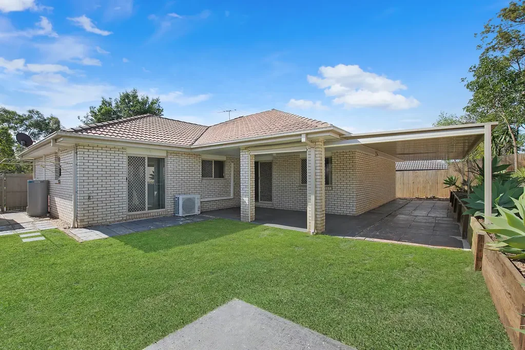 Spacious four bedroom family home with 2 living areas!