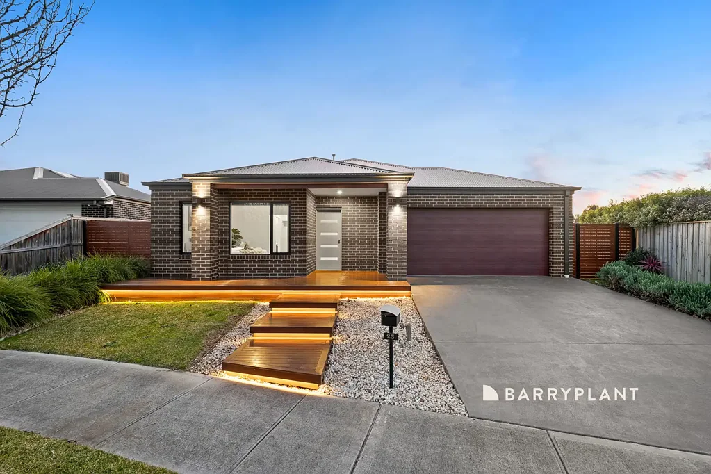 Warragul 4Kwarto Luxury Family Living on an Exceptional 882sqm Allotment
