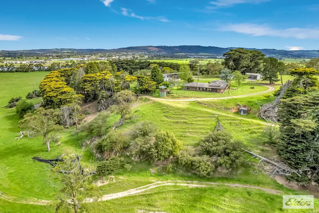 Moe  Space, Serenity & Convenience on 150 Acres.