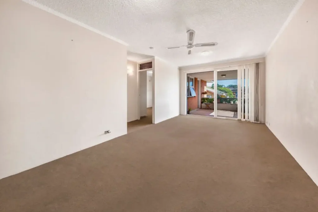 Generous 2 + Study Apartment In A Convenient Location