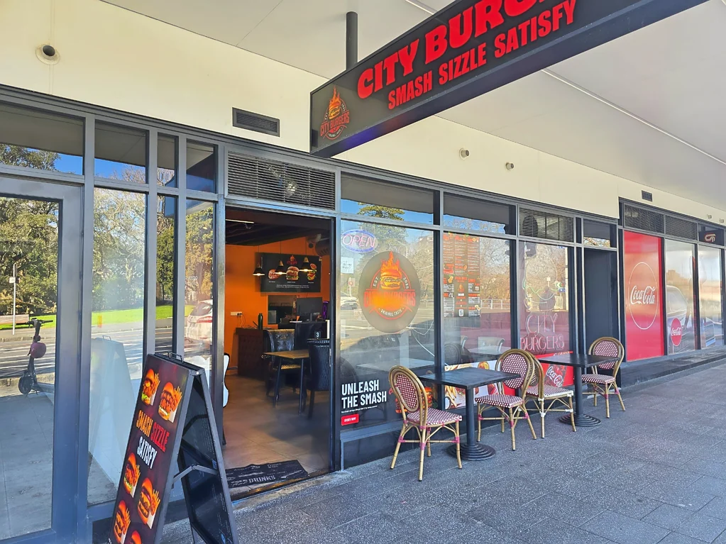 Auckland Central Trophy CBD Eatery with long lease