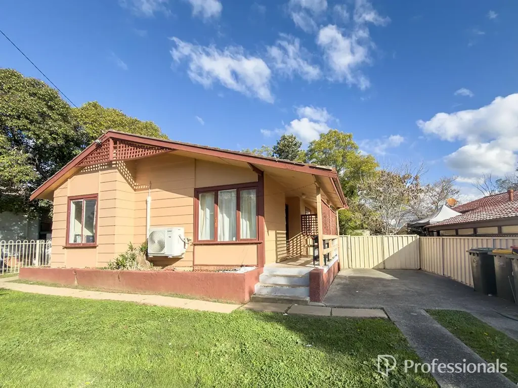West Tamworth 4 Slaapkamer 4 Bedroom House -  West Tamworth