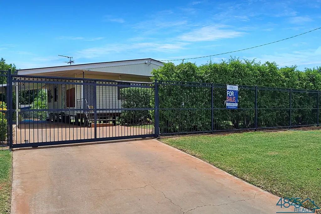 18 Shaw Crescent, Mount Isa, QLD 4825