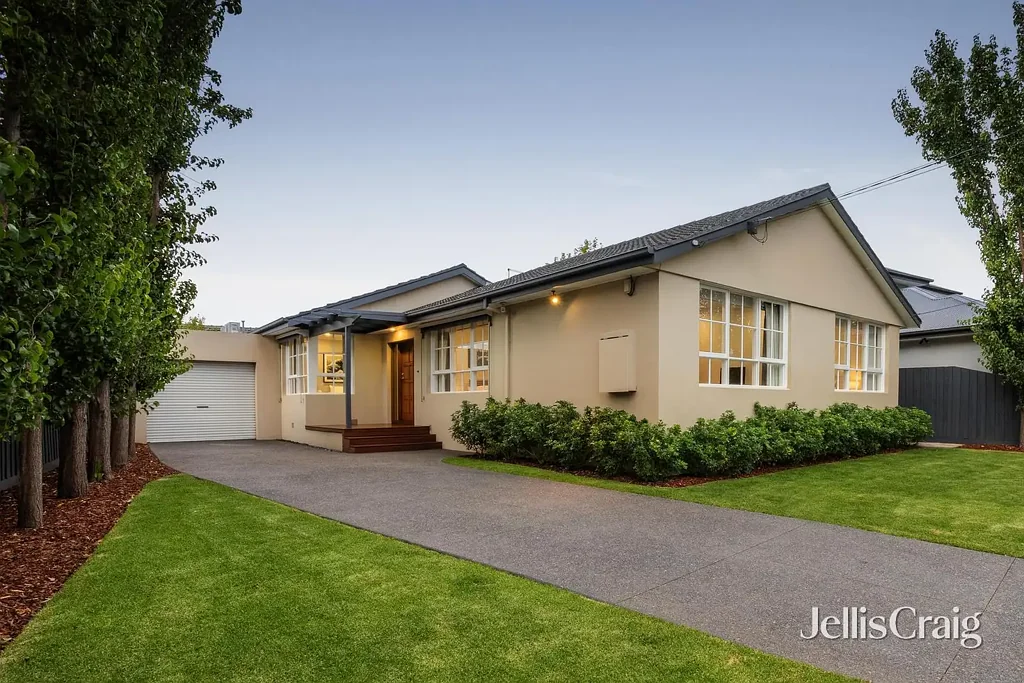 15 Pasadena Crescent, Bentleigh East, VIC 3165