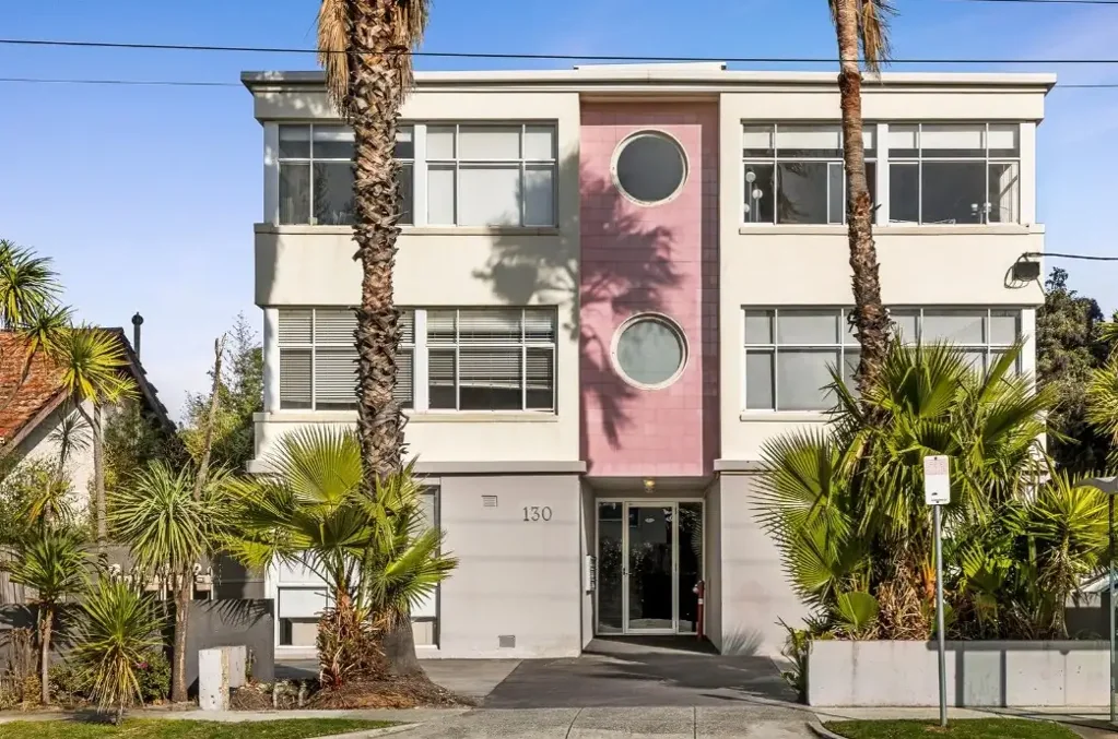 Spacious & Stylish Two-Bedroom Apartment in the Heart of Elwood!