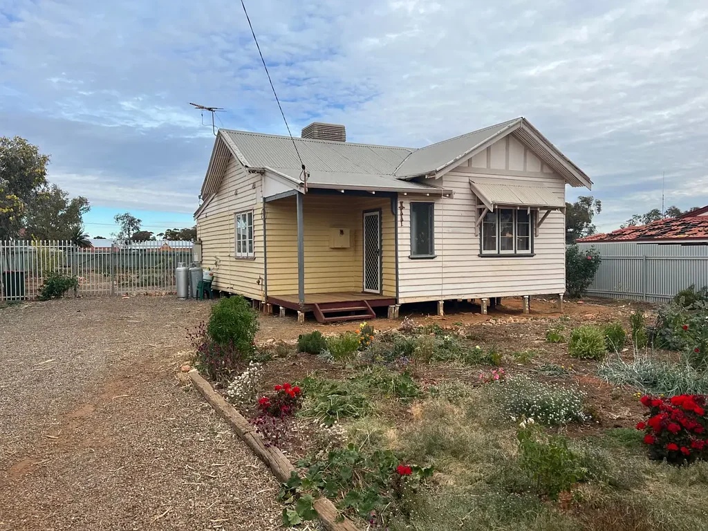 87 Forrest Street, Coolgardie, WA 6429