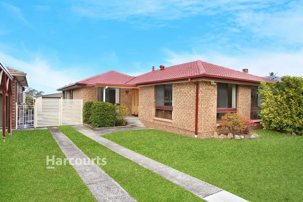 Horsley 3房  Massive 885sqm Block with Detached Double Garage