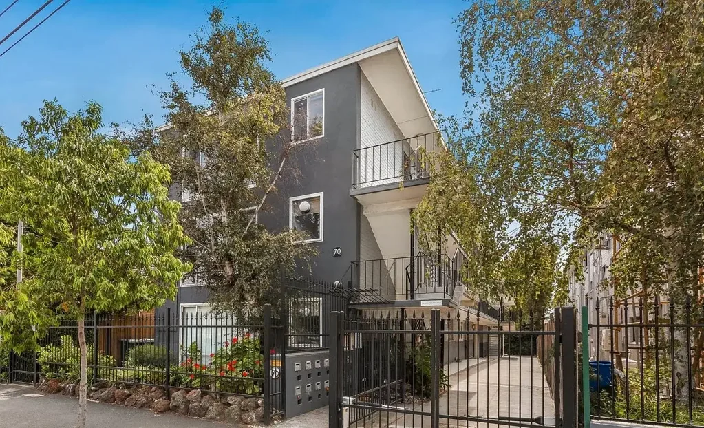 Fully Furnished Apartment in the Heart of St Kilda   | FLARE REAL ESTATE