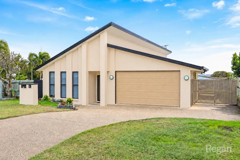 Zilzie 4બેડરૂમ Your Next Home? Coastal Space, Side Access and a Serious Shed.