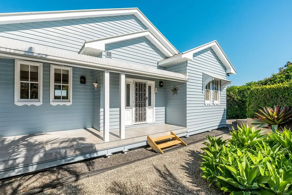 Bangalow 4 Slaapkamer Prestige Bangalow Homestead - Realistic vendor ready to go.