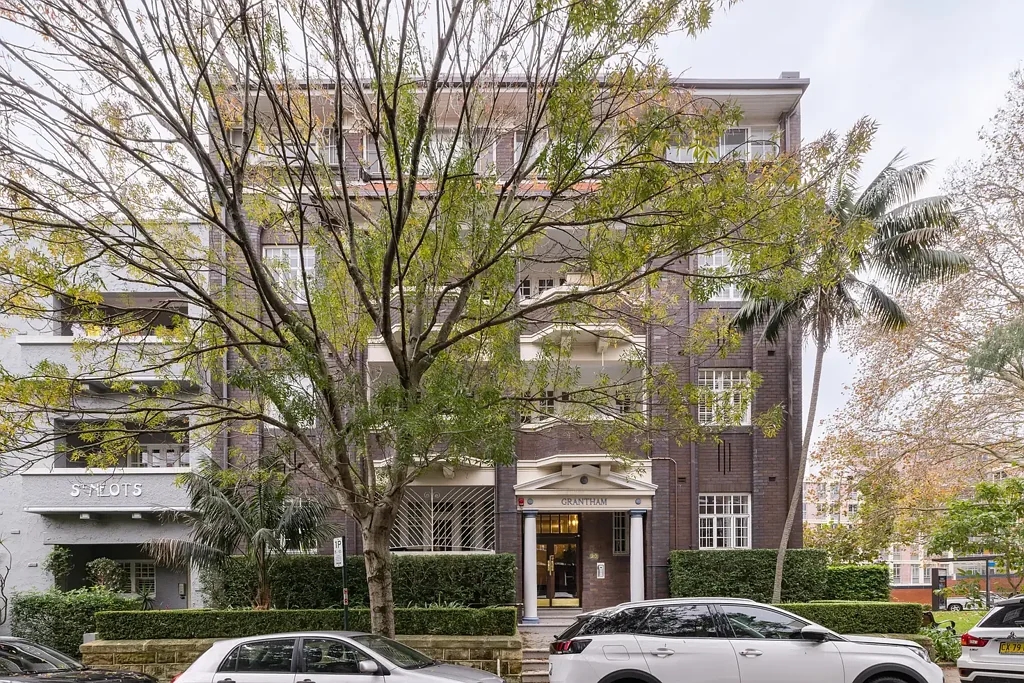 Top floor Art Deco luxury with iconic city views