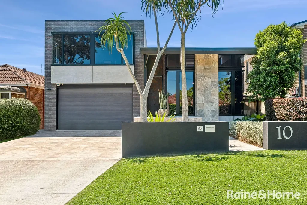 10 Harrison Street, Point Frederick, NSW 2250