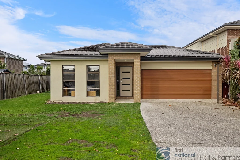 18 Dahlia Crescent, Keysborough, VIC 3173