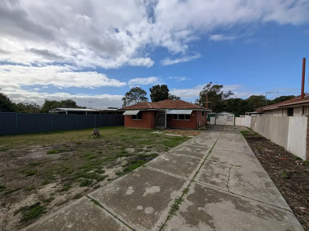 REFURBISHED 3x1 HOME - EXCELLENT CONDITION!