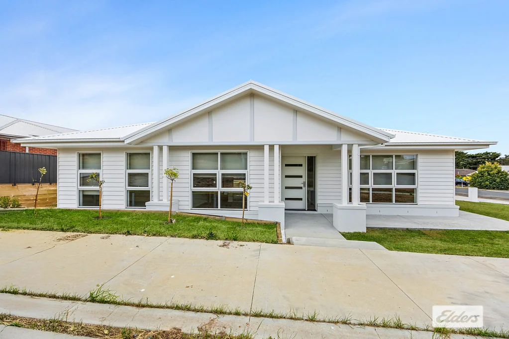Ararat 3部屋 Sophisticate Investment Opportunity in a Brand-New Hamptons Inspired Home