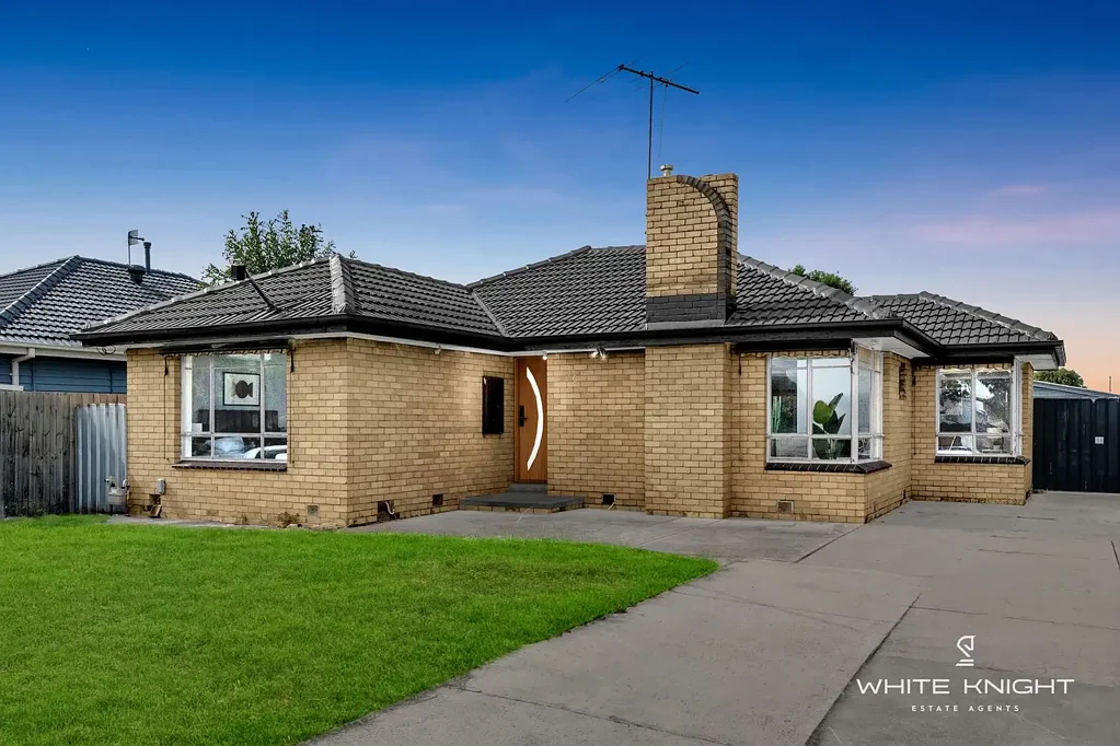 Sunshine West 4غرفة نوم Expansive Home with Endless Potential – Don’t Miss Out!