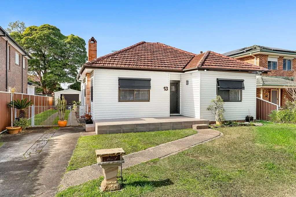 Mortdale 3બેડરૂમ Best value in the Heights!