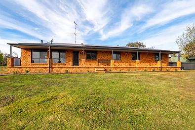 3779 Olympic Highway, Junee, NSW 2663, 5 phòng ngủ, 2 phòng tắm, House