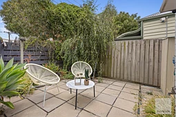 1/142 Shield Street, Flemington