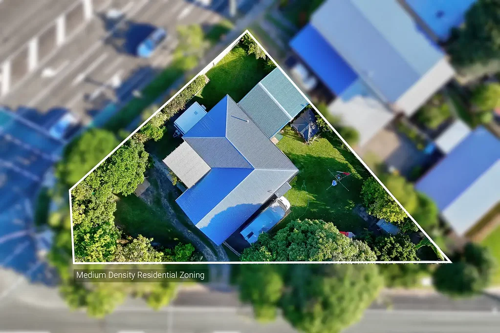 Caloundra 4कमरा Superb Investment Opportunity for Both Owners and Developers!