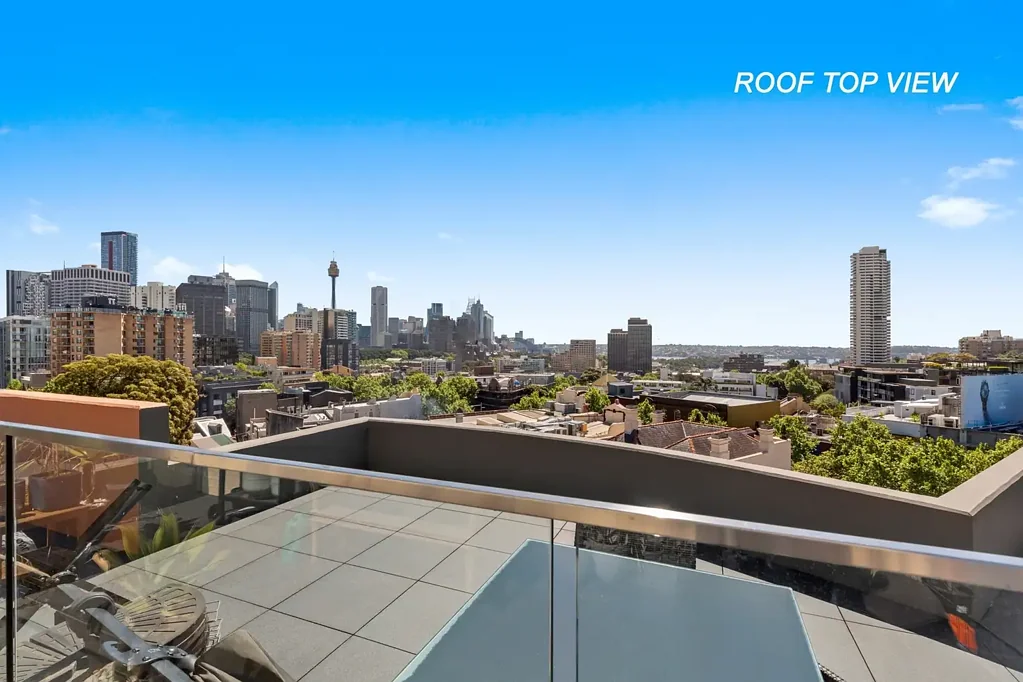 SPACIOUS 'VIVERE' 1BR APARTMENT - FULL WIDTH BALCONY