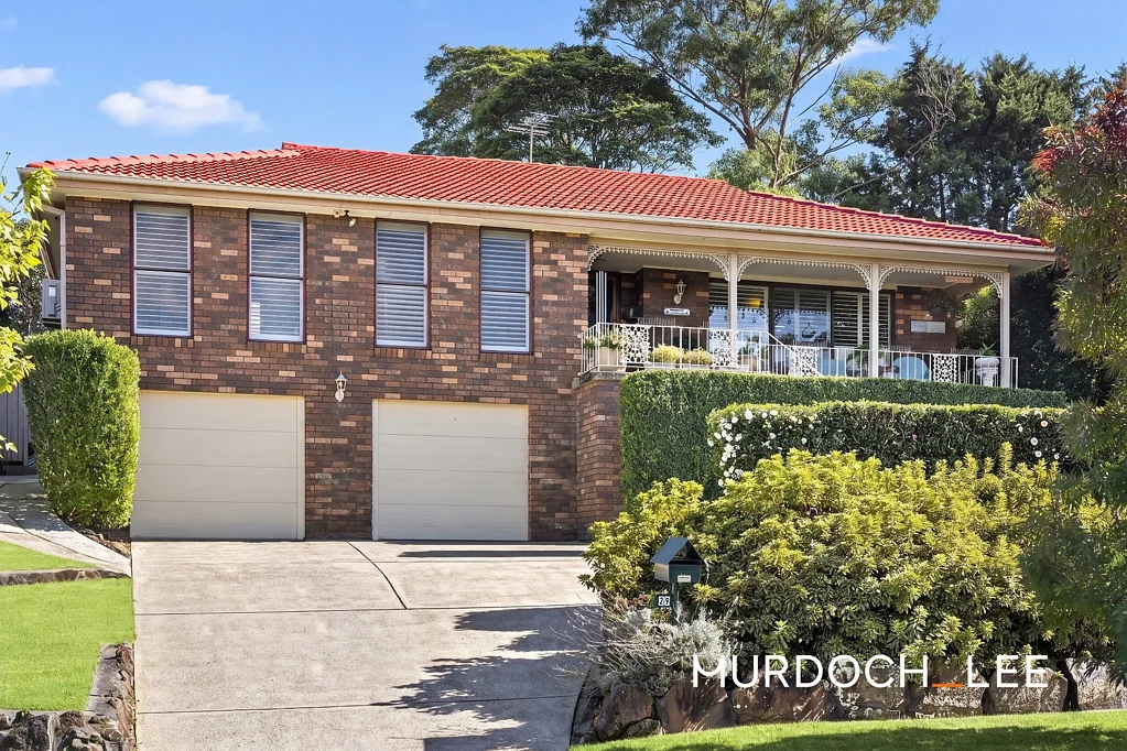 Cherrybrook 4침실 Walk to Metro & City Bus, Contemporary Family Living with Granny Flat Potential, Whisper Quiet. Great District Views From Balcony, Lounge & Bedroom