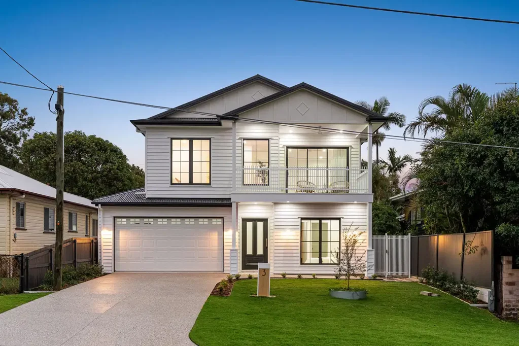 Wynnum 5房 滨水瑰宝 300米近湾 567㎡阔地 Miele厨电 主卧套房 豪华泳池 Brand-New Luxury by the Park and Water