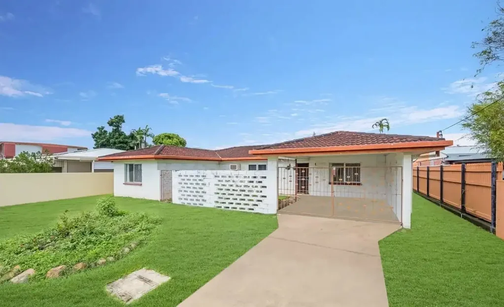 Spacious Family Home with Pool
