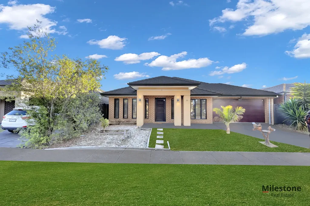 Spacious Family Home in a Convenient Wyndham Vale Location!