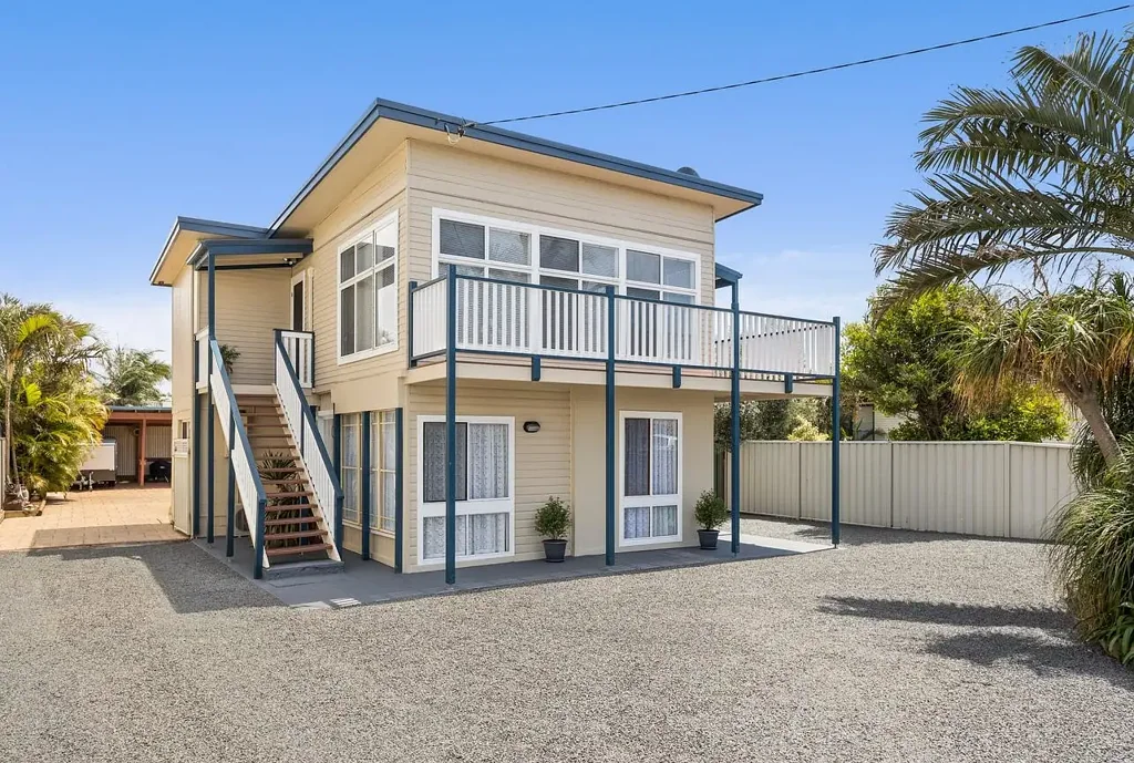 Spacious Coastal Living Moments from Warilla Beach